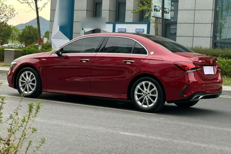 奔驰A级 2020款 改款 A 200 L 运动轿车动感型车身外观6006