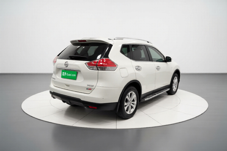 日产 奇骏 2014款 2.0L CVT舒适版 2WD车身外观7