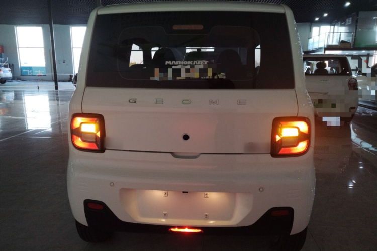 吉利银河 2023款 熊猫mini 200km 耐力熊车身外观6