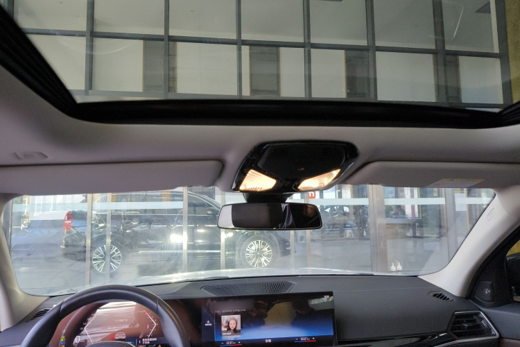 宝马3系 2023款 325Li M运动曜夜套装中控内饰22