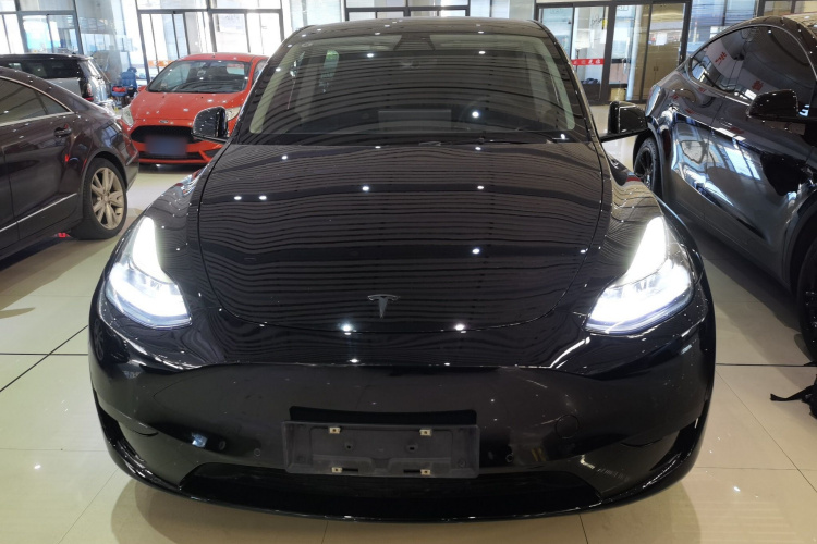 特斯拉 Model Y 2022款 改款 后轮驱动版车身外观2