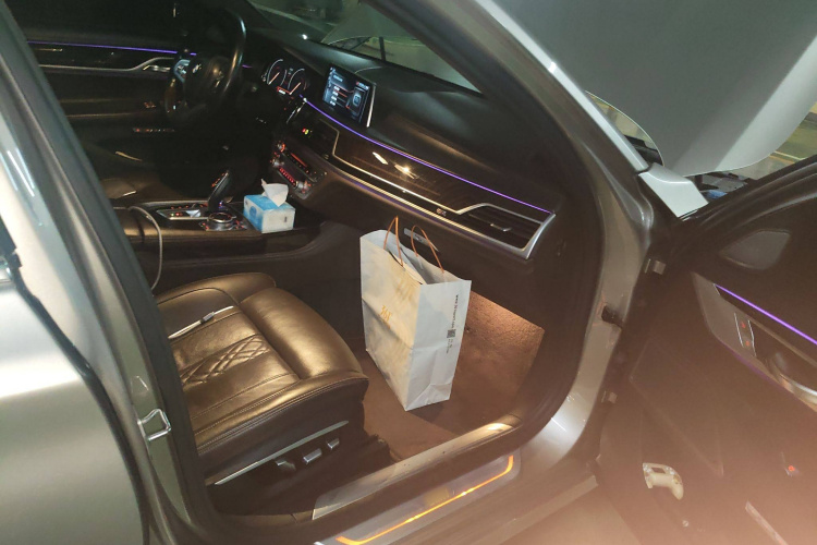 宝马7系 2017款 740Li xDrive 豪华型局部细节9005