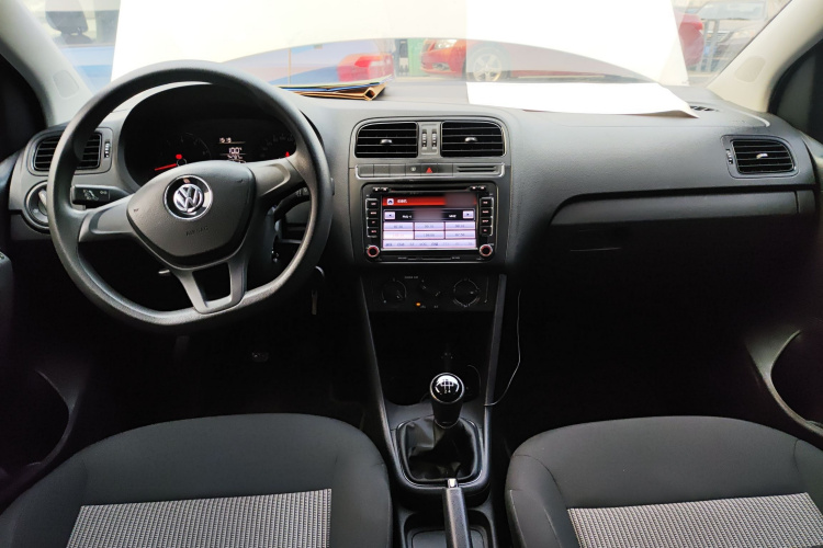 大众 Polo 2016款 1.4L 手动风尚型中控内饰12