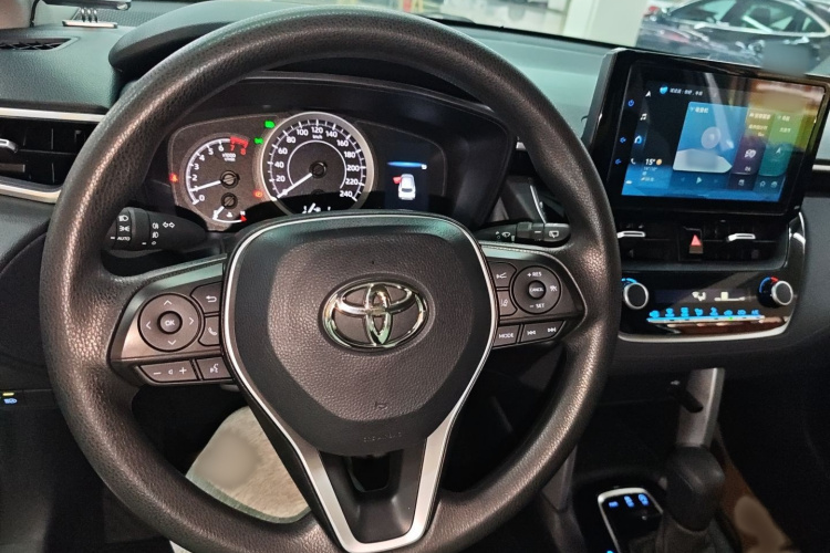丰田 卡罗拉锐放 2022款 2.0L 豪华版中控内饰7002
