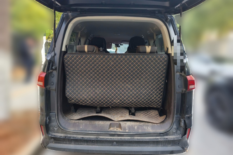 BAW北汽制造 锐胜王牌M7 2023款 2.0L 长轴行政版 9座中控内饰23