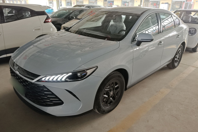 比亚迪 秦PLUS 2025款 DM-i 智驾版 55KM领先型车身外观4