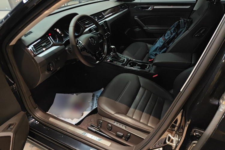 大众 帕萨特 2017款 380TSI DSG旗舰版局部细节19