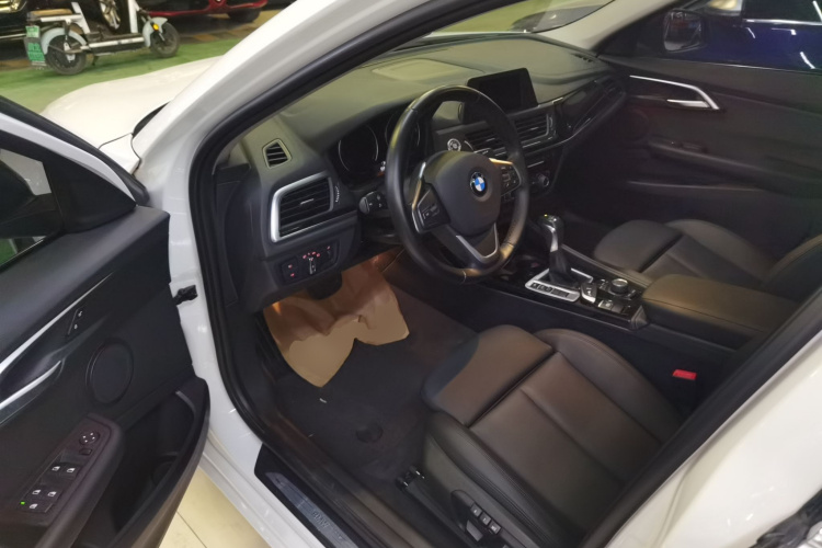 宝马1系 2018款 118i 运动型中控内饰7003