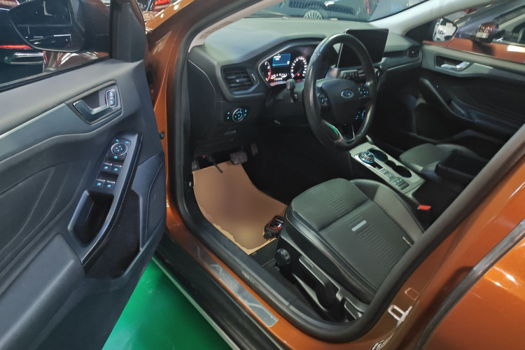 福特 福克斯Active 2020款 EcoBoost 180 自动劲潮型中控内饰7003