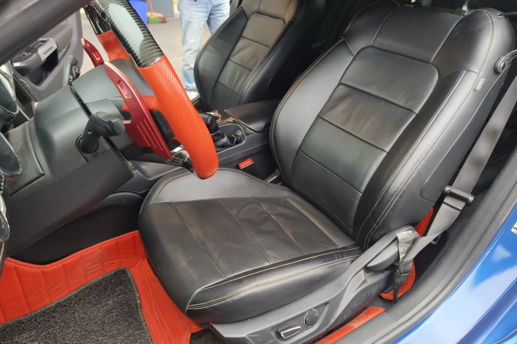 福特 Mustang 2017款 2.3T 性能版中控内饰19