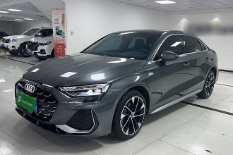 奥迪A3 2025款 A3L Limousine 35TFSI 飞驰尊享型