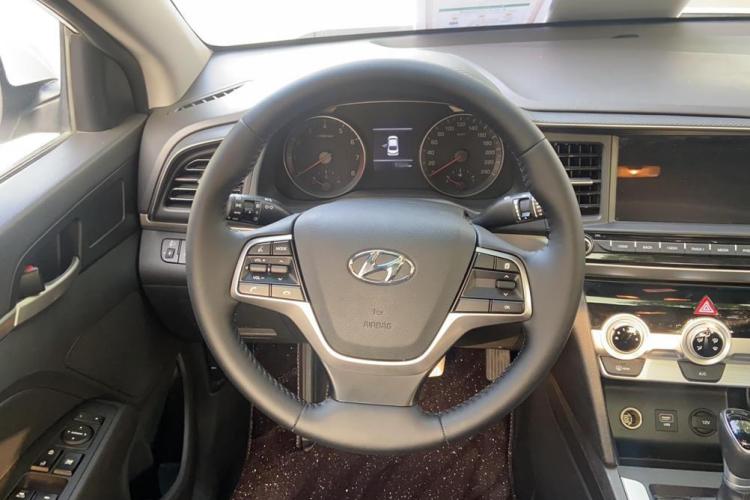 现代 领动 2019款 1.5L CVT智炫·精英型局部细节13