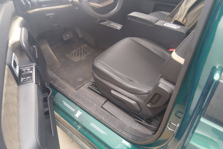 宝骏KiWi EV 2022款 设计师轻享版 三元锂中控内饰7003