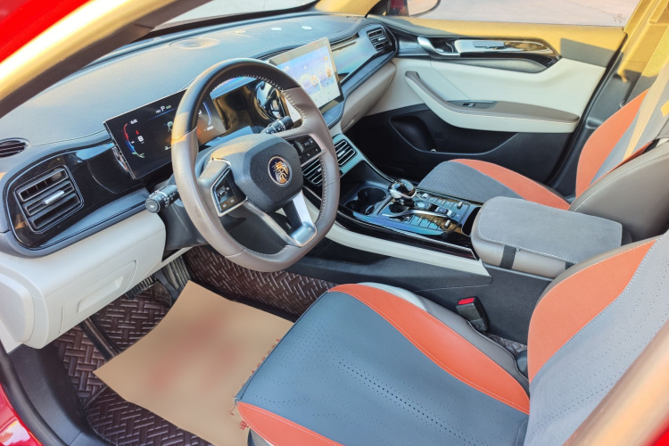 比亚迪 秦PLUS 2023款 冠军版 DM-i 55KM领先型中控内饰7001