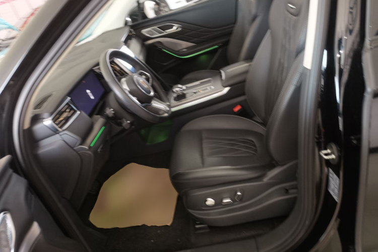 红旗HS7 PHEV 2024款 2.0T PHEV 四驱旗畅版 6座中控内饰19