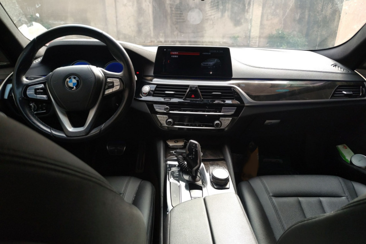 宝马5系 2018款 525Li M运动套装中控内饰7002