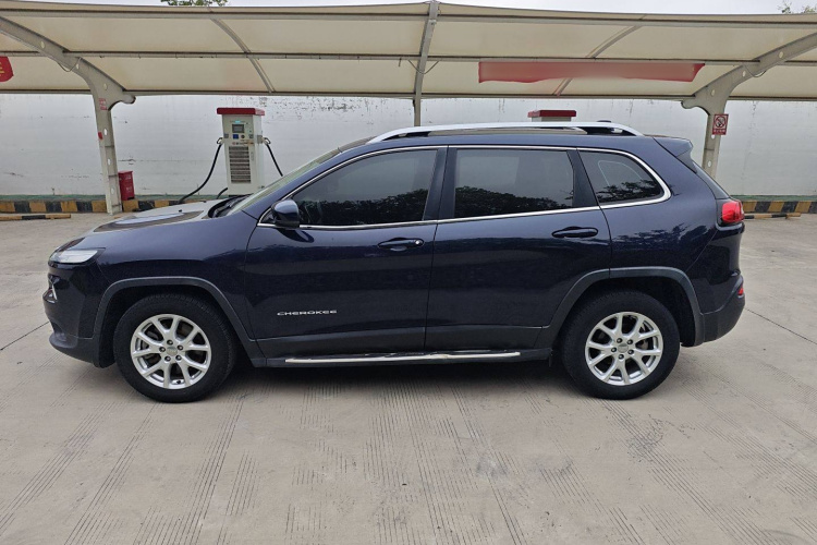 Jeep 自由光 2017款 2.4L 领先智能版车身外观6002