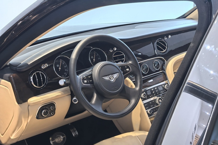 宾利 慕尚 2011款 6.8T 豪华版中控内饰7003