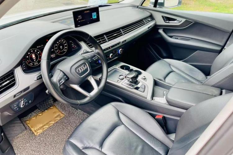 奥迪Q7 2016款 45 TFSI 技术型中控内饰7001