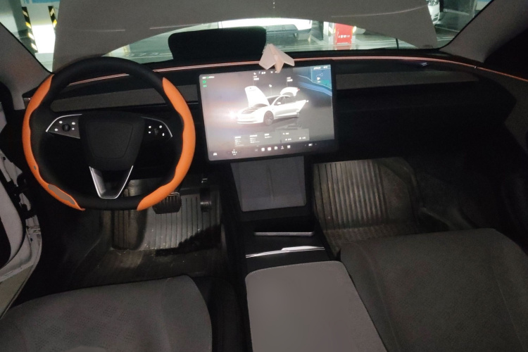 特斯拉 Model 3 2023款 后轮驱动版中控内饰7002
