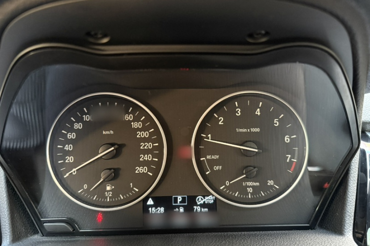 宝马2系旅行车 2016款 218i 运动设计套装局部细节14