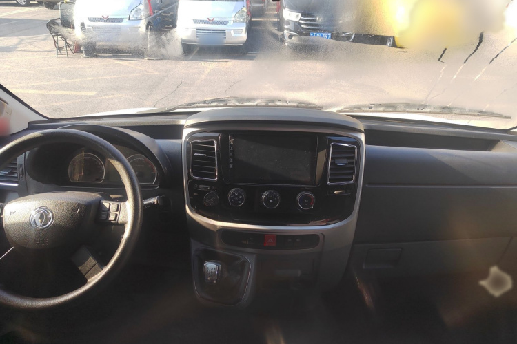 东风御风 御风 2021款 2.0T动力王前驱物流车长轴中顶6-9座国VI ZD20中控内饰7001