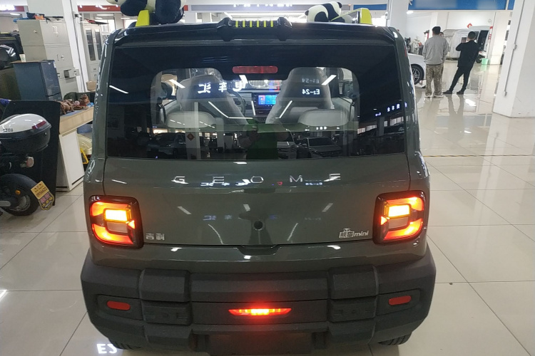 吉利银河 2025款 210km 熊猫骑士车身外观6