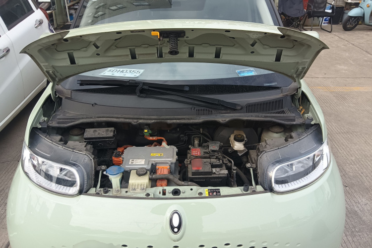 欧拉白猫 2022款 升级版 305km 舒享型 三元锂机舱底盘24