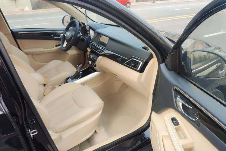 众泰 大迈X5 2017款 升级版 1.5T CVT地主型中控内饰7003