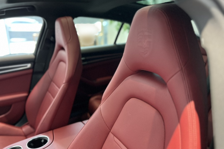 保时捷 2023款 改款 Panamera 2.9T 铂金版中控内饰7009