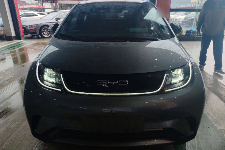 比亚迪 海豚 2023款 420km 时尚版车身外观2