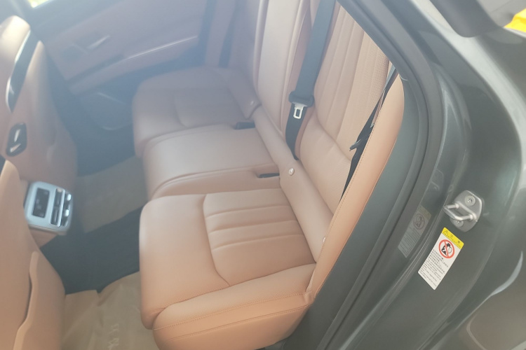 比亚迪 汉L 2025款 DM-p 四驱激光雷达旗舰型中控内饰21