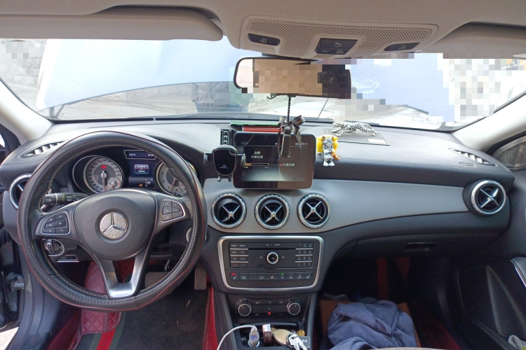奔驰GLA 2016款 GLA 220 4MATIC 时尚型中控内饰12