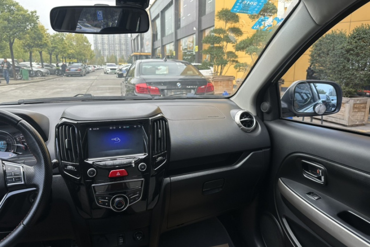 长城M4 2014款 1.5L 手动豪华型中控内饰7006