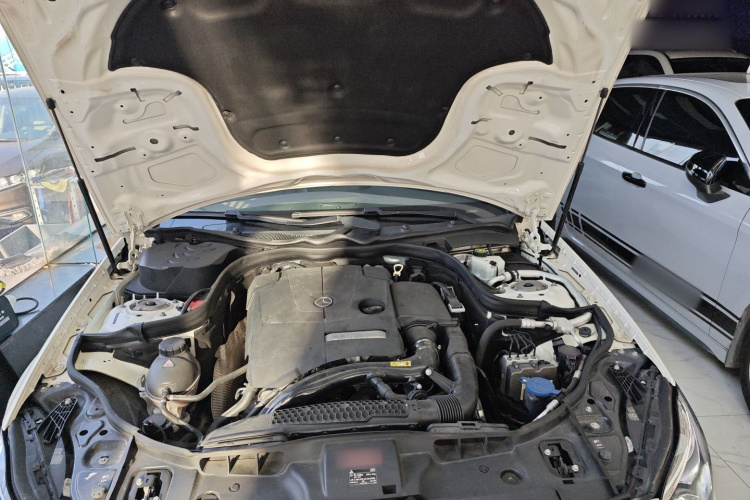 奔驰CLS 2016款 CLS 260 逸彩版机舱底盘24