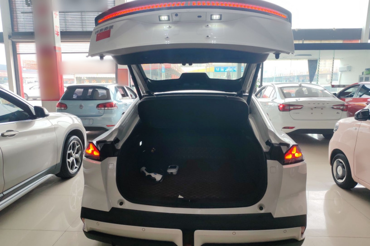 深蓝汽车 深蓝SL03 2023款 515MAX纯电版机舱底盘23