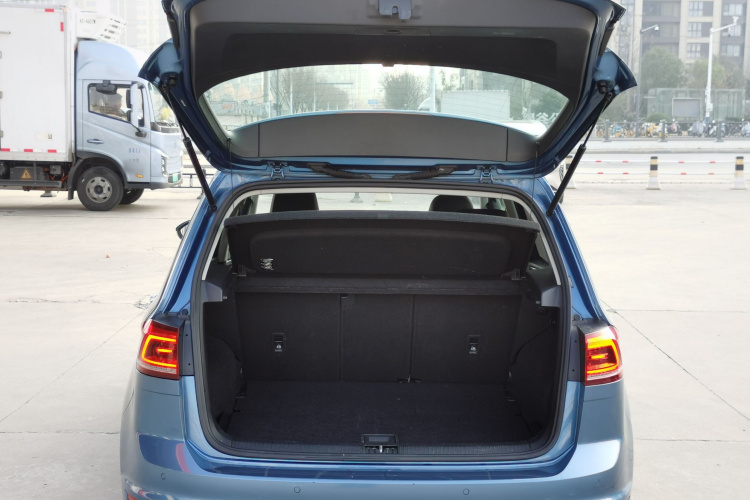 大众 高尔夫·嘉旅 2018款 280TSI 自动豪华型局部细节23