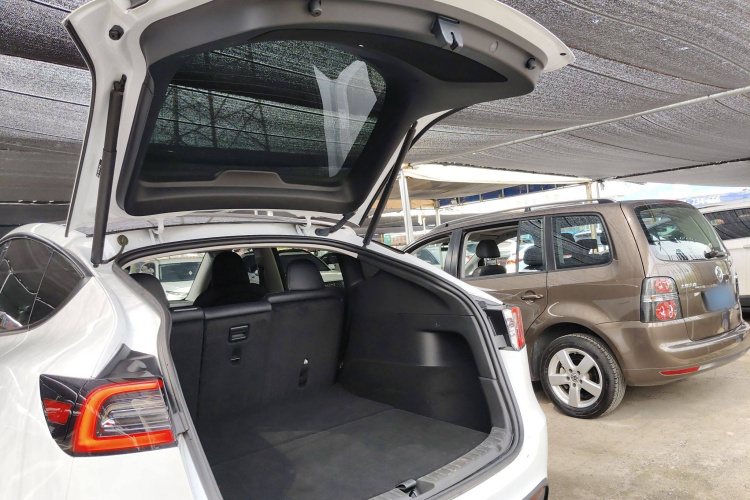 特斯拉 Model Y 2022款 后轮驱动版局部细节23