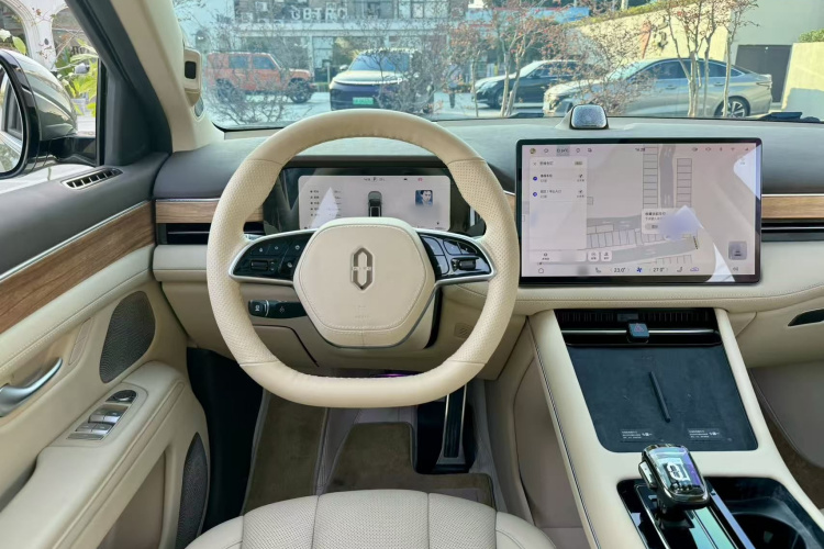 鸿蒙智行 问界M7 2024款 1.5T 智驾四驱Ultra版 5座中控内饰7004