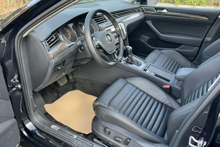 大众 迈腾 2019款 330TSI DSG 豪华型 国V中控内饰7001