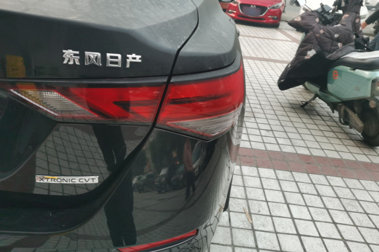 日产 轩逸 2020款 1.6L XL CVT悦享版车身外观9