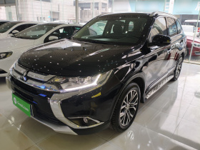 三菱 欧蓝德 2016款 2.4L 四驱豪华版 7座