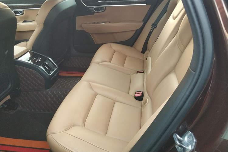 沃尔沃S90 2017款 T4 智远版中控内饰7004