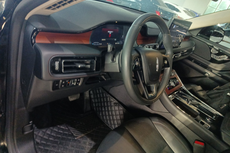 林肯 飞行家 2023款 3.0T V6 四驱尊享巡航版 六座中控内饰12