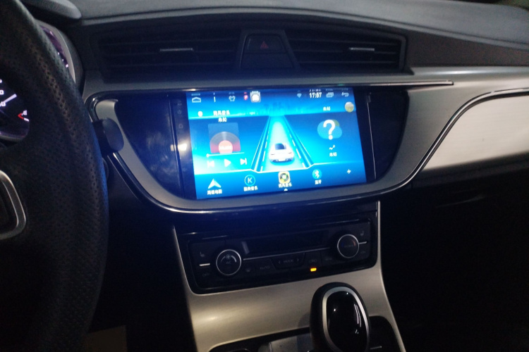 吉利汽车 帝豪GL 2017款 1.3T DCT尊贵型局部细节16