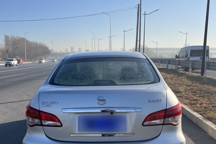 日产 轩逸 2012款 经典 1.6XE 自动舒适版车身外观6004