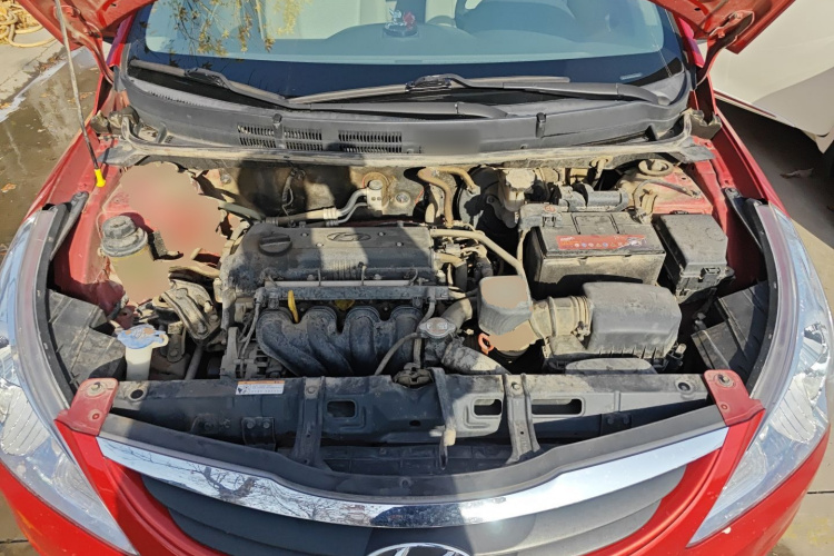 现代 瑞纳 2010款 三厢 1.4L 自动时尚型GT局部细节24