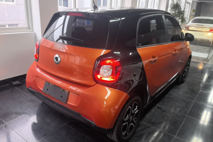 smart forfour 2018款 1.0L 52千瓦激情版车身外观6005