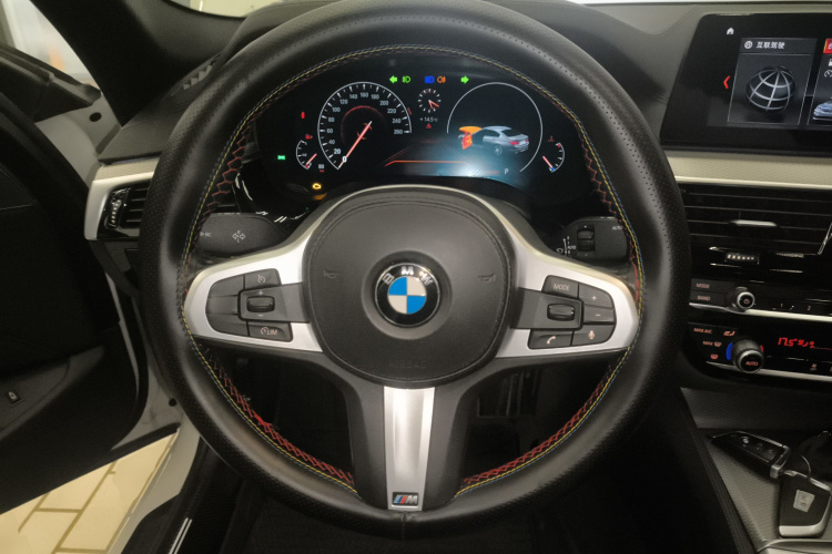 宝马5系(进口) 2019款 525i M运动套装中控内饰13