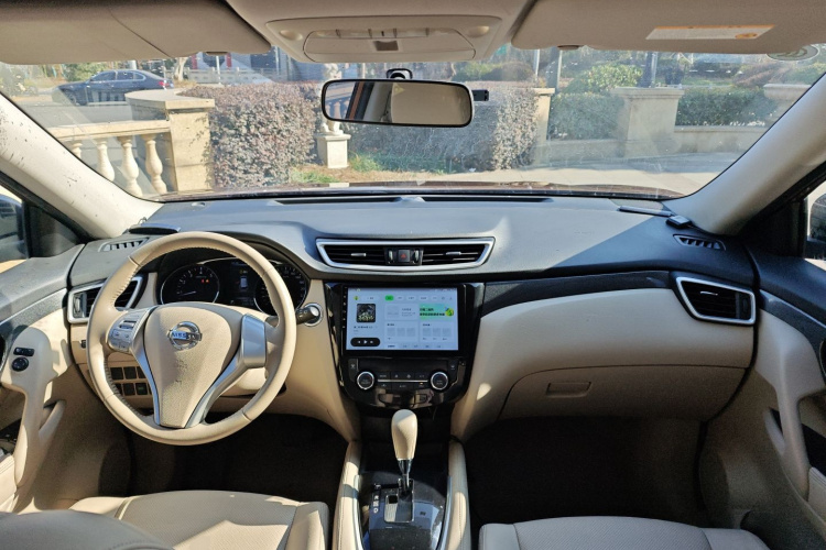 日产 奇骏 2014款 2.5L CVT领先版 4WD中控内饰12